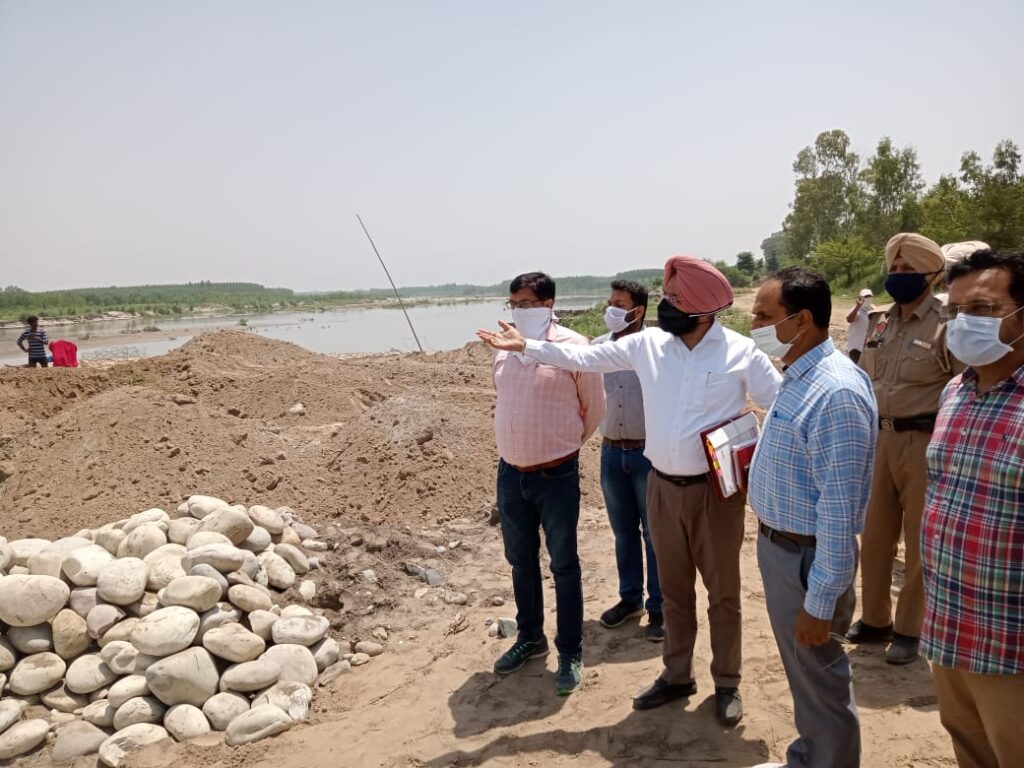 ਜ਼ਿਲ੍ਹੇ ’ਚ 5 ਕਰੋੜ ਦੀ ਲਾਗਤ ਨਾਲ ਅਗਲੇ ਹਫ਼ਤੇ ਮੁਕੰਮਲ ਹੋਣਗੇ ਹੜ੍ਹ ਸੁਰੱਖਿਆ ਪ੍ਰਬੰਧ- ਡਿਪਟੀ ਕਮਿਸ਼ਨ