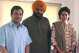 NAVJOT SINGH SIDHU LEFT PATIALA HOUSE, WILL MEET RAHUL AND PRIYANKA, TODAY
