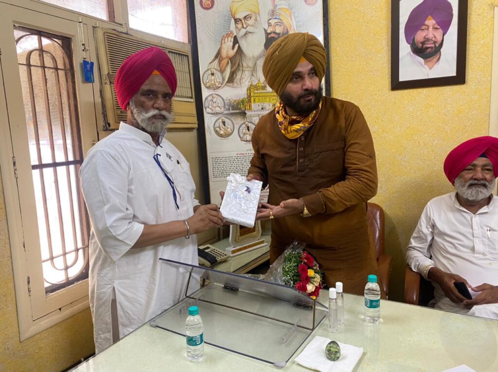 ਕਾਂਗਰਸ ਨੂੰ ਮਜਬੂਤ ਕਰਨ ਲਈ ਦਲਿਤਾਂ ਨੂੰ ਪਾਰਟੀ ਤੇ ਸਰਕਾਰ ਚ ਬਣਦਾ ਹਕ਼ ਮਿਲੇ: ਸਿੱਧੂ ਨਾਲ ਮੀਟਿੰਗ ਚ ਜੋਗਿੰਦਰ ਮਾਨ ਨੇ ਦਿੱਤੀ ਸਲਾਹ