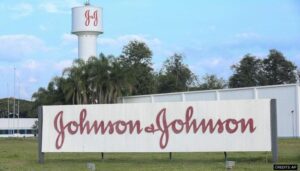 STOP USING JOHNSON & JOHNSON SUNSCREENS, DETECTED CANCER-CAUSING CHEMICALS