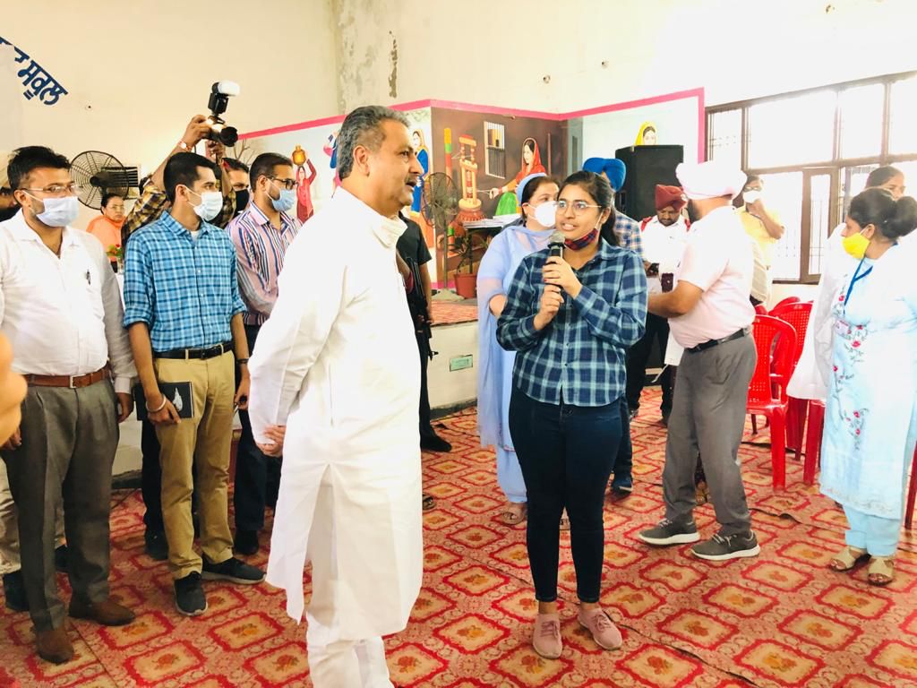 ਵਿਜੈ ਇੰਦਰ ਸਿੰਗਲਾ ਨੇ ਕੌਂਸਲਿੰਗ ਮੁਹਿੰਮ ਤਹਿਤ 4 ਸਰਕਾਰੀ ਸਕੂਲਾਂ ਦੇ ਵਿਦਿਆਰਥੀਆਂ ਨਾਲ ਕੀਤੀ ਮੁਲਾਕਾਤ