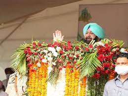 PUNJAB CM ASSURES AMRITSAR MAYOR OF ADEQUATE FUNDS FOR HOLISTIC DEVELOPMENT OF HOLY CITY