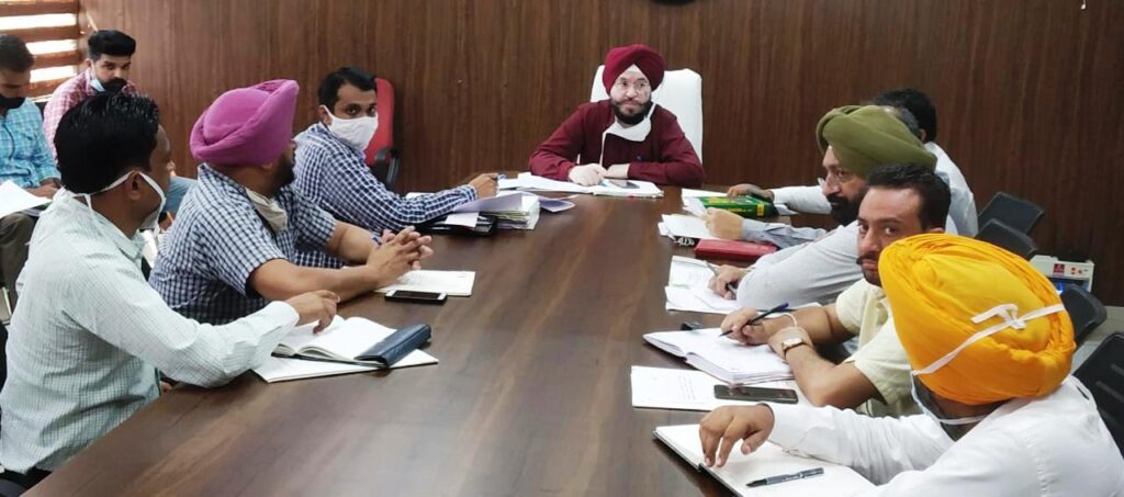 ਏ.ਡੀ.ਸੀ ਵੱਲੋਂ ਤੰਦਰੁਸਤ ਮਿਸ਼ਨ ਪੰਜਾਬ ਤਹਿਤ ਚੱਲ ਰਹੀਆਂ ਗਤੀਵਿਧੀਆਂ ਬਾਰੇ ਸਮੀਖਿਆ ਮੀਟਿੰਗ