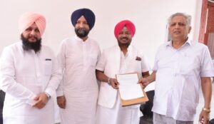 Punjab Vidhan Sabha Committee submits report regarding atrocities on farmers in Delhi to Speaker