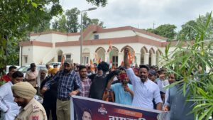 KAPURTHALA YOUTH CONGRESS OBSERVES BIRTHDAY OF PM AS NATIONAL UNEMPLOYMENT DAY, BURNS HIS EFFIGY
