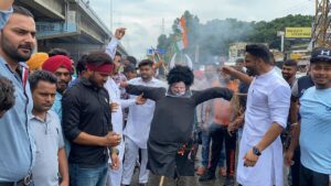 KAPURTHALA YOUTH CONGRESS OBSERVES BIRTHDAY OF PM AS NATIONAL UNEMPLOYMENT DAY, BURNS HIS EFFIGY