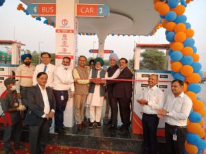MP & DC DEDICATE LUDHIANA’S FIRST ONLINE CNG STATION OF THINK GAS IN RAIKOT