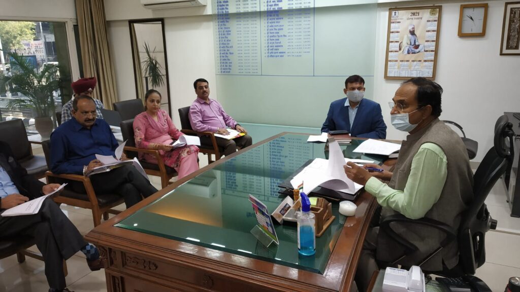ENSURE PADDY HARVESTING DO NOT TAKE PLACE BETWEEN 8 PM TO 10 AM :  DC DIRECTS OFFICIALS