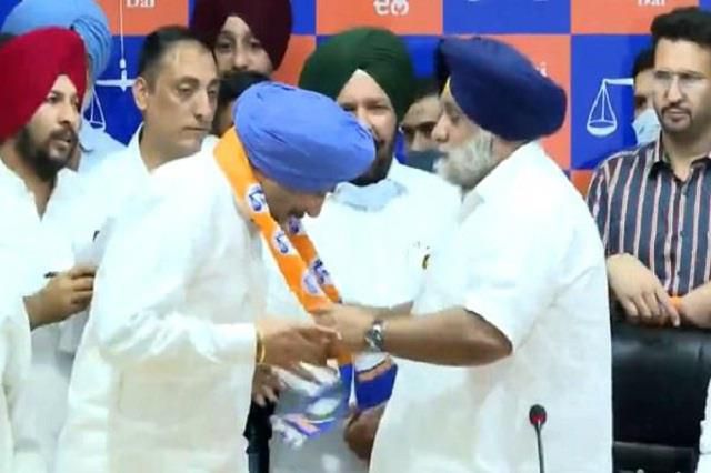 Captain says goodbye to Congress, joins SAD