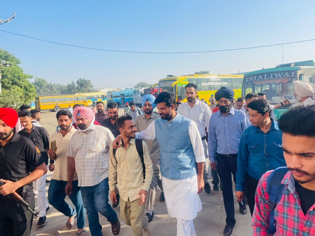 RAJA WARING CONDUCTS SURPRISE CHECK AT BARNALA BUS STAND AND PRTC WORKSHOP