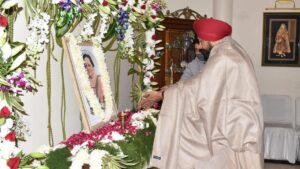 CM Channi visits Mittal family to mourn sad demise of Raj Rani Mittal 