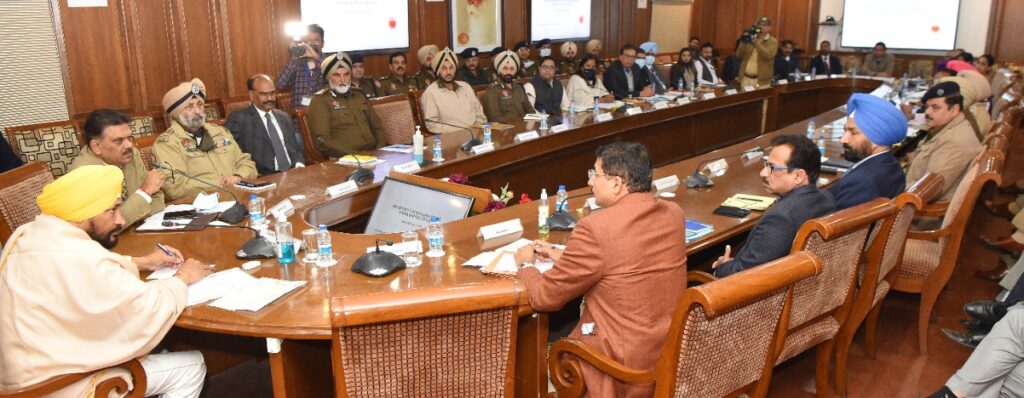 REPORT ILLEGAL SAND MINING AND GET REWARD OF RS. 25000; PUNJAB CM DIRECTS DEPUTY COMMISSIONERS TO START THE INITIATIVE