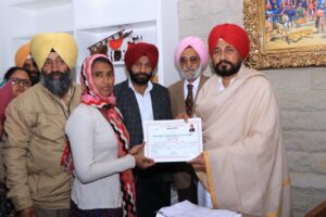 ਮੁੱਖ ਮੰਤਰੀ ਚੰਨੀ ਨੇ ਪੰਜਾਬ ਅਨੁਸੂਚਿਤ ਜਾਤੀਆਂ ਤੇ ਪੱਛੜੀਆਂ ਸ਼੍ਰੇਣੀਆਂ ਭੌ ਵਿਕਾਸ ਵਿੱਤ ਨਿਗਮ ਦੇ 50,000 ਰੁਪਏ ਤੱਕ ਦੇ ਕਰਜ਼ਾ ਮਾਫੀ ਦੀ ਸ਼ੁਰੁਆਤ ਕੀਤੀ