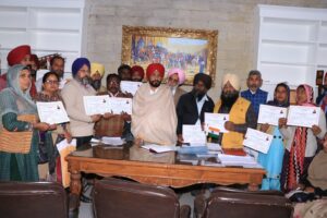ਮੁੱਖ ਮੰਤਰੀ ਚੰਨੀ ਨੇ ਪੰਜਾਬ ਅਨੁਸੂਚਿਤ ਜਾਤੀਆਂ ਤੇ ਪੱਛੜੀਆਂ ਸ਼੍ਰੇਣੀਆਂ ਭੌ ਵਿਕਾਸ ਵਿੱਤ ਨਿਗਮ ਦੇ 50,000 ਰੁਪਏ ਤੱਕ ਦੇ ਕਰਜ਼ਾ ਮਾਫੀ ਦੀ ਸ਼ੁਰੁਆਤ ਕੀਤੀ