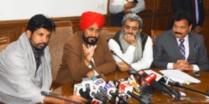 ਕੈਬਨਿਟ ਨੇ ਸ਼ਹਿਰੀ ਵਿਕਾਸ ਅਥਾਰਟੀਆਂ ਵੱਲੋਂ ਆਰਥਿਕ ਪੱਖੋਂ ਕਮਜ਼ੋਰ ਵਰਗਾਂ ਲਈ ਉਸਾਰੇ ਜਾਣ ਵਾਲੇ 25000 ਘਰਾਂ ਦੀ ਅਲਾਟਮੈਂਟ ਲਈ ਅਰਜ਼ੀਆਂ ਮੰਗਣ ਦੀ ਮਨਜ਼ੂਰੀ