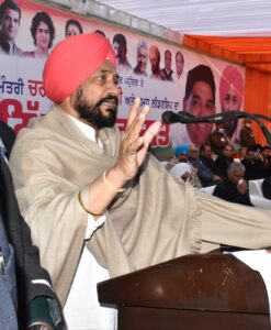 CM terms AAP as modren incarnation of East India Company