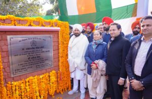 ਪੰਜਾਬ ਦੇ ਲੋਕਾਂ ਨਾਲ ਚੰਦ-ਤਾਰੇ ਤੋੜ ਕੇ ਲਿਆਉਣ ਦੇ ਵਾਅਦੇ ਕਰਨ ਤੋਂ ਪਹਿਲਾਂ ਦਿੱਲੀ ‘ਚ ਆਪਣੀ ਕਾਰਗੁਜ਼ਾਰੀ ਦਿਖਾਓ- ਮੁੱਖ ਮੰਤਰੀ ਦੀ ਕੇਜਰੀਵਾਲ ਨੂੰ ਦੋ-ਟੁੱਕ