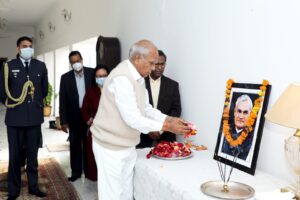 Guv Banwarilal Purohit pays floral tribute to Atal Bihari Vajpai on his birth anniversary