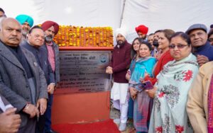 ਮੁੱਖ ਮੰਤਰੀ ਨੇ ਅਰਬਨ ਅਸਟੇਟ ‘ਚ 16 ਕਰੋੜ ਰੁਪਏ ਦੇ ਵਿਕਾਸ ਕਾਰਜਾਂ ਦਾ ਨੀਂਹ ਪੱਥਰ ਰੱਖਿਆ