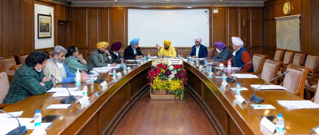 ਮੰਤਰੀ ਮੰਡਲ ਵੱਲੋਂ ਬਜ਼ੁਰਗਾਂ, ਵਿਧਵਾਵਾਂ, ਨਿਆਸਰਿਤ ਔਰਤਾਂ, ਦਿਵਿਆਂਗ ਵਿਅਕਤੀਆਂ ਅਤੇ ਆਸ਼ਰਿਤ ਬੱਚਿਆਂ ਨੂੰ 1500 ਰੁਪਏ ਪੈਨਸ਼ਨ ਤੋਂ ਇਲਾਵਾ ਇਕ ਵਾਰ ਲਈ 1000 ਰੁਪਏ ਦੇਣ ਦੀ ਪ੍ਰਵਾਨਗੀ