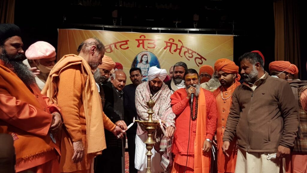 ਹਿੰਦੂ ਡੇਰਿਆਂ ਦੇ ਮਹੰਤਾਂ ਵੱਲੋਂ ਆਪਣੇ ਉਤਰ-ਅਧਿਕਾਰੀ ਦੇ ਕੀਤੇ ਫੈਸਲੇ ਨੂੰ ਹੀ ਮਾਨਤਾ ਦੇਵੇਗੀ ਪੰਜਾਬ ਸਰਕਾਰ : ਮੁੱਖ ਮੰਤਰੀ