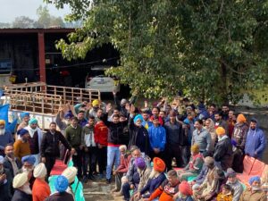 ਫਗਵਾੜਾ ਦੇ ਪਿੰਡ ਰਿਹਾਣਾ ਜੱਟਾ ਵਿਖੇ ਕਾਗਰਸੀ, ਅਕਾਲੀ ਤੇ ਬਸਪਾ ਨਾਲ ਜੁੜੇ 200 ਪਰਿਵਾਰ ‘ਆਪ’ ਵਿੱਚ ਸ਼ਾਮਲ ਹੋਏ