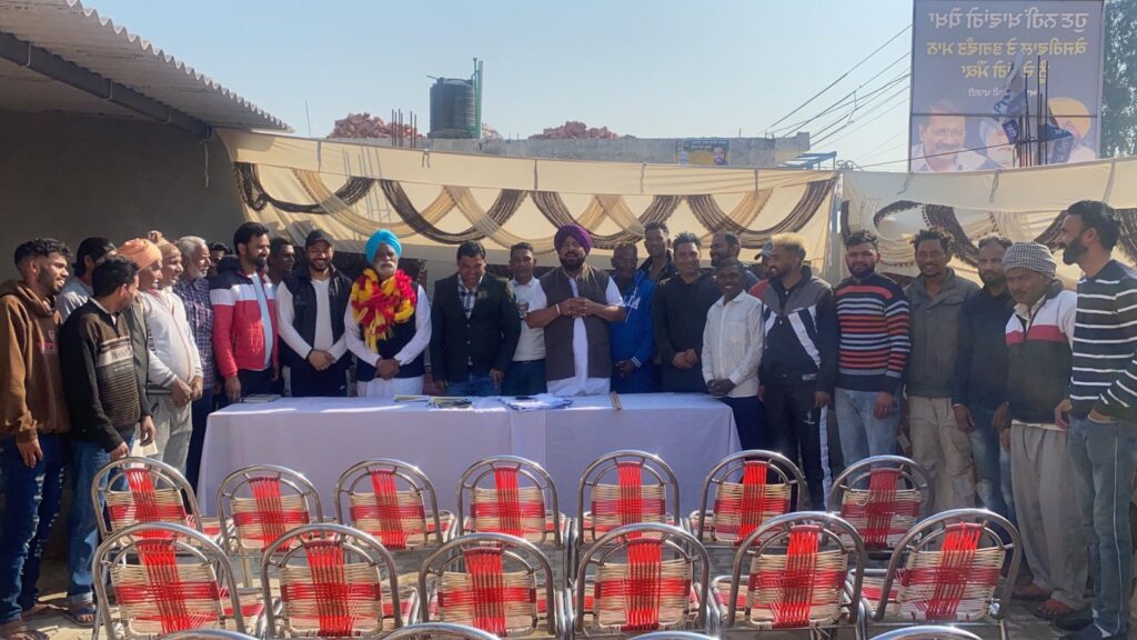 It is writing on wall that AAP Will form Government in State : Mann