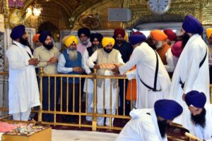 Bhagwant Mann and Arvind Kejriwal bow down in ‘Guru ki Nagri’ for the prosperity of Punjab