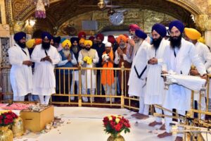 Bhagwant Mann and Arvind Kejriwal bow down in ‘Guru ki Nagri’ for the prosperity of Punjab