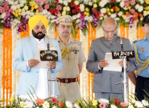 ਭਗਵੰਤ ਮਾਨ ਨੇ ਸ਼ਹੀਦ-ਏ-ਆਜ਼ਮ ਭਗਤ ਸਿੰਘ ਦੇ ਜੱਦੀ ਪਿੰਡ ਖਟਕੜ ਕਲਾਂ ਵਿਖੇ ਪੰਜਾਬ ਦੇ 28ਵੇਂ ਮੁੱਖ ਮੰਤਰੀ ਵਜੋਂ ਹਲਫ਼ ਲਿਆ