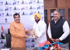 PUNJAB PWD MINISTER HARBHAJAN SINGH CALLS ON UNION MINISTER NITIN GADKARI