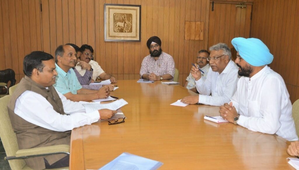 डेयरी विकास को पंजाब में मिलेगा बड़ा प्रोत्साहन-एन.डी.डी.बी के सहयोग से राज्य में 900 करोड़ रुपए के निवेश के साथ 12 मिल्क प्लांट स्थापित किये जाएंगे   :    कुलदीप धालीवाल