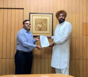 डेयरी विकास को पंजाब में मिलेगा बड़ा प्रोत्साहन-एन.डी.डी.बी के सहयोग से राज्य में 900 करोड़ रुपए के निवेश के साथ 12 मिल्क प्लांट स्थापित किये जाएंगे   :    कुलदीप धालीवाल