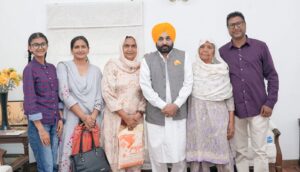 CM Mann met family members of revolutionary poet Sant Ram Udasi 