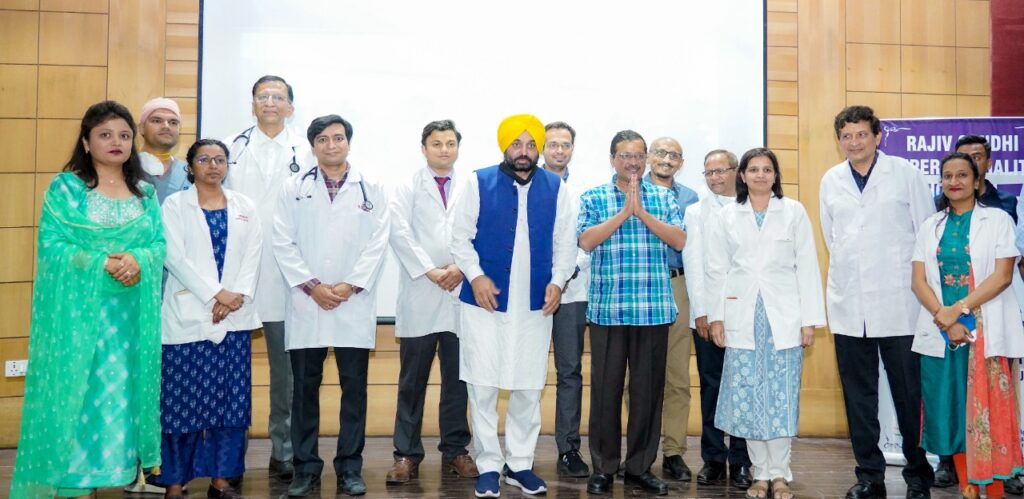 BHAGWANT MANN ACCOMPANIED BY DELHI CM VISITS GOVT. SCHOOLS & HEALTH EDUCATION INSTITUTIONS