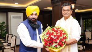 CM seeks uninterrupted and regular power supply for farmers in ensuing paddy season