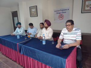 रिटेल केमिस्ट एसोसिएशन ने ड्रग विभाग को पूर्ण सहयोग का दिया आश्वसन