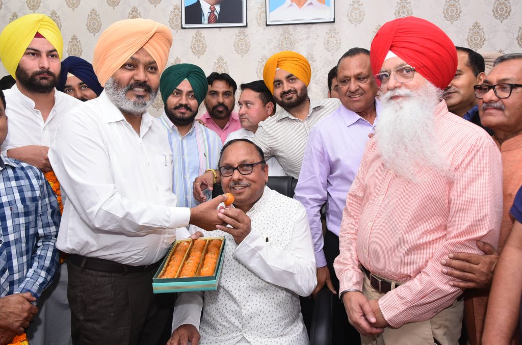 ANIL THAKUR ASSUMES CHARGE AS CHAIRMAN PUNJAB TRADERS BOARD