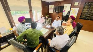 Transport Minister makes surprise inspection of State Transport Offices in Chandigarh