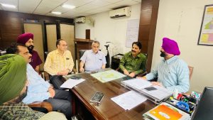 Transport Minister makes surprise inspection of State Transport Offices in Chandigarh