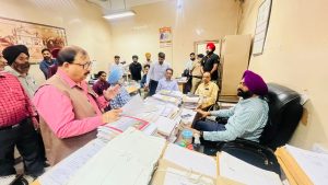 Transport Minister makes surprise inspection of State Transport Offices in Chandigarh
