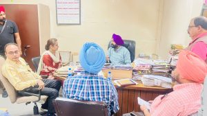 Transport Minister makes surprise inspection of State Transport Offices in Chandigarh