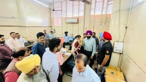 Transport Minister makes surprise inspection of State Transport Offices in Chandigarh