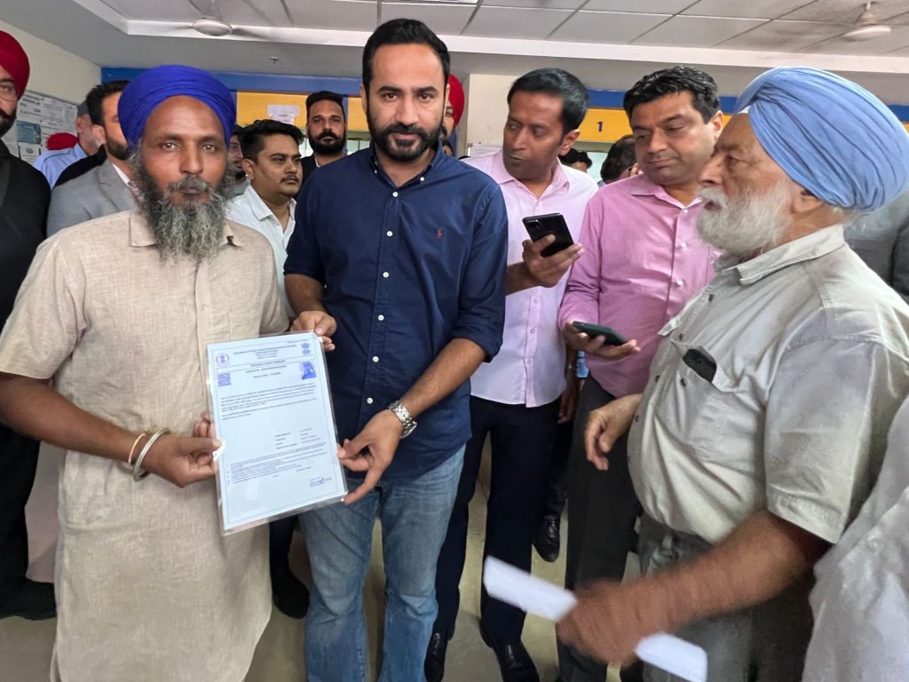 No need for citizens to fill forms for availing services at Sewa Kendras  –  Meet Hayer
