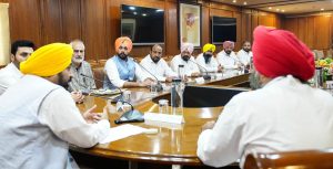 ਮੁੱਖ ਮੰਤਰੀ ਵੱਲੋਂ ਬੋਰਡਾਂ ਅਤੇ ਕਾਰਪੋਰੇਸ਼ਨਾਂ ਦੇ ਚੇਅਰਮੈਨਾਂ ਨੂੰ ਸਰਕਾਰੀ ਸਕੀਮਾਂ ਦਾ ਲਾਭ ਲੋਕਾਂ ਲਈ ਹੇਠਲੇ ਪੱਧਰ ਤੱਕ ਯਕੀਨੀ ਬਣਾਉਣ ਦੇ ਨਿਰਦੇਸ਼
