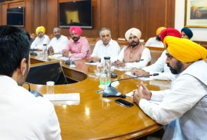 ਮੁੱਖ ਮੰਤਰੀ ਵੱਲੋਂ ਬੋਰਡਾਂ ਅਤੇ ਕਾਰਪੋਰੇਸ਼ਨਾਂ ਦੇ ਚੇਅਰਮੈਨਾਂ ਨੂੰ ਸਰਕਾਰੀ ਸਕੀਮਾਂ ਦਾ ਲਾਭ ਲੋਕਾਂ ਲਈ ਹੇਠਲੇ ਪੱਧਰ ਤੱਕ ਯਕੀਨੀ ਬਣਾਉਣ ਦੇ ਨਿਰਦੇਸ਼