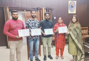 PHAGWARA MC COMMISSIONER FELICITATES SAFAI SEWAKS FOR EXEMPLARY SERVICE