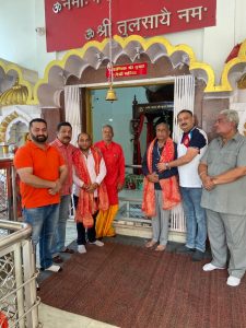 वृंदा माता मंदिर प्रबंधन समिति ने प्रतिष्ठित व्यक्तियों को सम्मानित किया