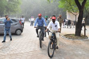 CEO PUNJAB LEADS 200 CYCLISTS TO SPREAD MESSAGE OF PARTICIPATIVE ELECTIONS