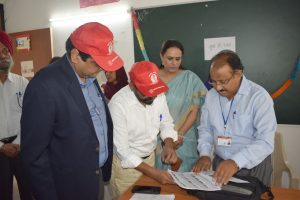 CEO PUNJAB LEADS 200 CYCLISTS TO SPREAD MESSAGE OF PARTICIPATIVE ELECTIONS